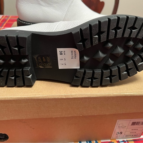 Matt & Nat White Mira Boots - Picture 3 of 7